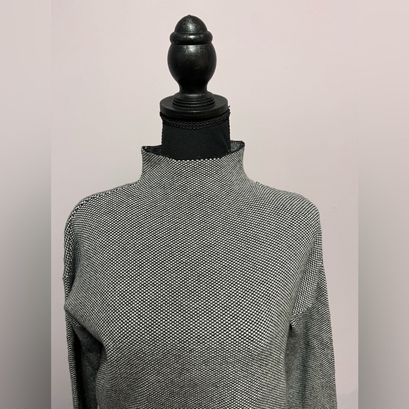 Cynthia Rowley VISCOSE Funnel SWEATER Medium - Picture 8 of 10